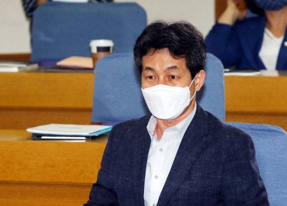 더불어민주당 윤건영 의원. 2020.6.16 연합뉴스