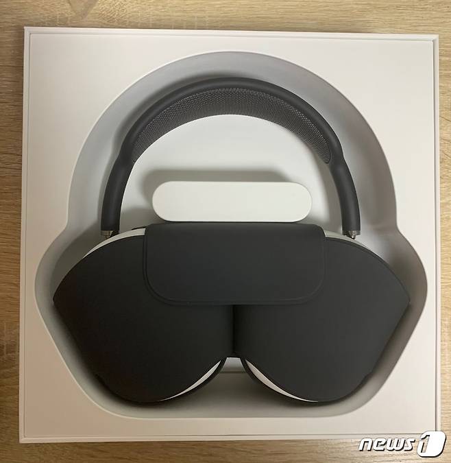 애플의 오버이어 헤드폰 '에어팟 맥스'가 15일 국내 출시됐다. © 뉴스1