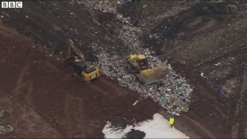 하웰스의 하드 드라이브가 버려져 있을것으로 예상되는 영국의 뉴포트 쓰레기 매립지. 사진=BBC 영상 캡쳐