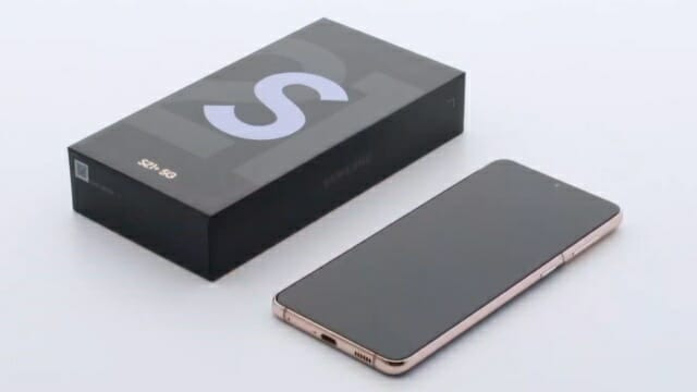삼성전자는 갤럭시S21 패키지에서 이어폰과 충전기를 제외하고 USB-C 케이블만 제공한다. (사진=삼성전자)