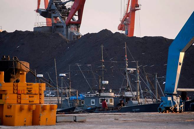 북한 라선항 풍경.