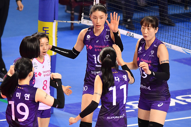 흥국생명 김연경(가운데). 한국배구연맹 제공
