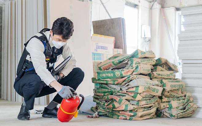 소화기 점검 [충북소방본부 제공]