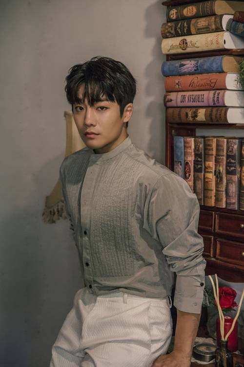 강율이 ‘핸썸피디아’ MC로 발탁됐다. 사진=탄엔터테인먼트