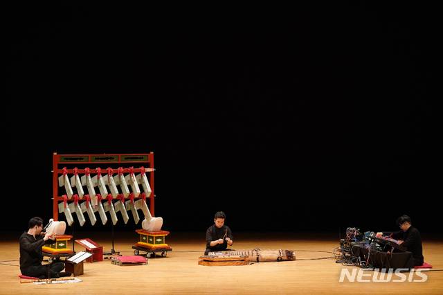 [서울=뉴시스]'울릴 굉轟'(사진=한국문화예술위원회 제공)2021.01.19 photo@newsis.com