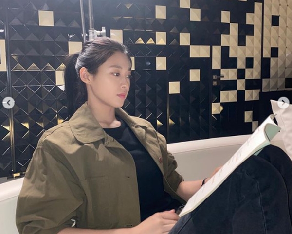 AOA member and Seolhyun resumed SNS activities in half a year with a testimony to the end of the drama day and night.Seolhyun, who appeared on the end TVN Monday drama Day and Night on the 19th, posted several photos taken on the filming site on his 20th instagram.The photo shows a person looking at the script in a comfortable costume, and holding a police pass, a prop.Seolhyun, who played the role of ace-raising police officer Gong Hye-won in the play, is immersed in the character and plays a hot role.Seolhyun shared a lengthy End impression with the photo: Day and night are a work of extraordinary significance in many ways.I think about how I would have spent this time without this work.This drama and Hyewon became a great strength for me and became an engine of youth to live, so I was glad to be working on the active public interest. Seolhyun thanked Actor, the filming staff, and the viewers who had been breathing together and said, I want to tell you that Hyewon, who has struggled in the work, has suffered.Even if someone does not understand Hyewons behavior, I would like to boast of Hyewons faith. I will support Hyewon until the end. On the other hand, Seolhyuns SNS activities are only six months since July 2 last year.He has stopped all SNS activities since AOA former member Kwon Min-ah revealed that he was bullied by leader Ji Min at the time of his activities.Hello, this is Seolhyun who played Gong Hye-won in Drama Day and Night.A Year Ago in Winter Started shooting in spring and the last broadcast ended today. Day and Night is a meaningful work for me in many ways.I think about how I would have spent this time without this work.This Drama and Hyewon became a great strength for me and an Engine of Youth to live so that I was glad to be working on a brave and brave public service.I tried hard to eat my heart and do my best every moment for those who are suffering together every morning to the filming site.I was able to finish the filming safely because of the seniors, colleagues, writers, bishops, all the staff and the Hyewon team who always led me, waited and wrapped me.I could feel and learn a lot, and it was a warmer scene than anything else. I am grateful for this article again.The first time I met this work was around this time of year Ago in Winter.I spent a year together. I want to tell you that Hyewon, who has been struggling in his work, has suffered.When everyone suspected that Do Jung-woo was the criminal, Hye-won believed in Do Jung-woo without shaking, and it took a very long time until it was revealed to be true.Maybe someone doesnt understand HyeWons behavior. I want to boast about HyeWons belief. And I will support HyeWon until the end.Thank you so much for all the people who have loved Drama Day and Night and Gong Hye-won, and happy to have a new year, and be healthy and healthy this year!Photo Seolhyun SNS