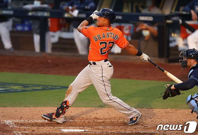 휴스턴 애스트로스와 2년 재계약을 합의한 외야수 마이클 브랜틀리. © AFP=뉴스1