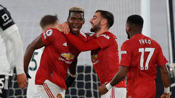 폴 포그바(왼쪽)의 득점에 기뻐하는 맨유 선수들 [자료사진]