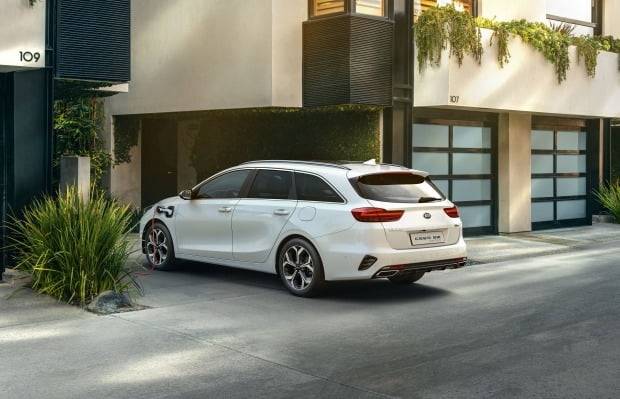 스웨덴 자동차 전문지가 2021년 최고의 차로 선정한 기아 씨드 왜건 PHEV. 사진=기아