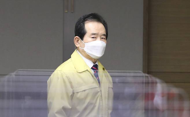 \'취임 1년\' 코로나19 중대본 회의 참석하는 정세균 총리. 연합뉴스