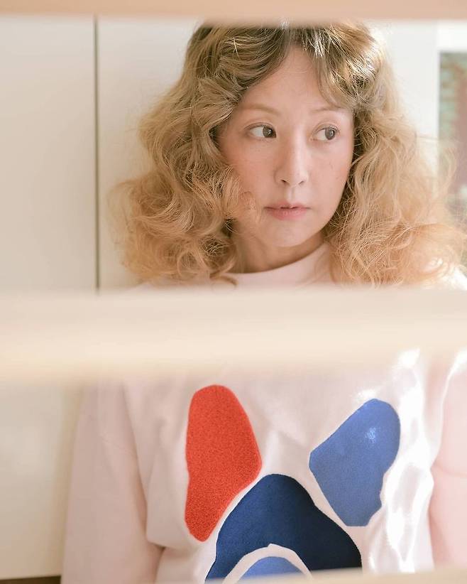 Seo Jeong-Hee, Broadcaster, showed off her beauty of making pajamas fashion.Seo Jeong-Hee uploaded three photos to his Instagram   on January 21, along with the phrase wearing pajamas.Seo Jeong-Hee poses in pajamas. Seo Jeong-Hee has impressed the viewers with visuals with his poggle hair.Han Jung-won on the news