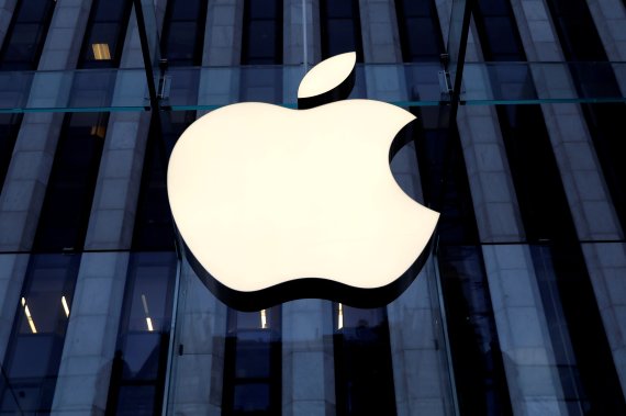 미국 뉴욕증시 나스닥에서 이번 주에만 주가가 7.7% 상승한 애플의 로고 /사진=로이터뉴스1