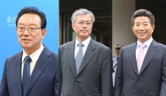 인권 변호사 3인방으로 불린 세 사람. 송철호 울산시장, 문재인 대통령, 고 노무현 전 대통령 [뉴시스]