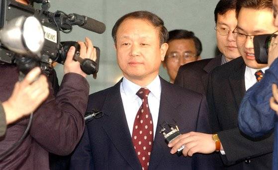 2004년 검찰총장 시절의 송광수 변호사. 중앙포토