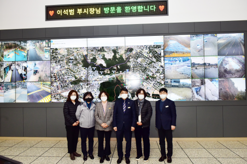 이석범 김포시 제17대 신임 부시장은 도시안전정보센터에 방문하여 업무보고 청취 및 주요 현안사항을 점검했다고 22일 밝혔다. / 사진제공=김포시