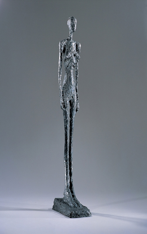 고 이건희 회장 콜렉션으로 알려진  알베르토 자코메티의 청동조각 ‘거대한 여인III’.