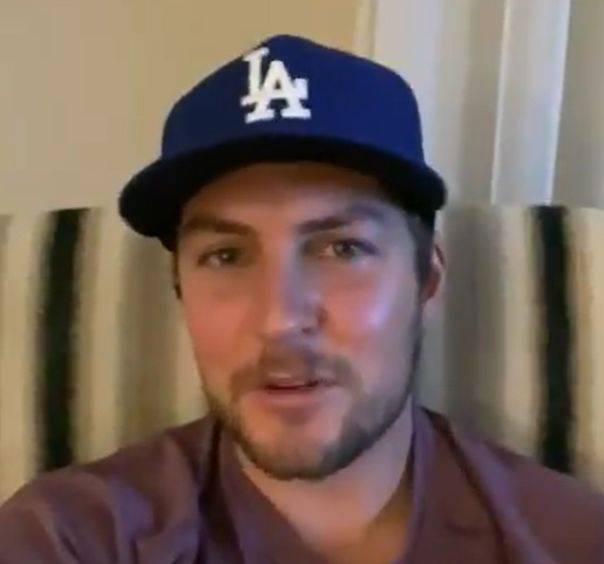 ▲ 트레버 바우어는 지난달 트위터에 다저스 모자를 쓴 영상을 올렸다. ⓒ 바우어 트위터 캡처