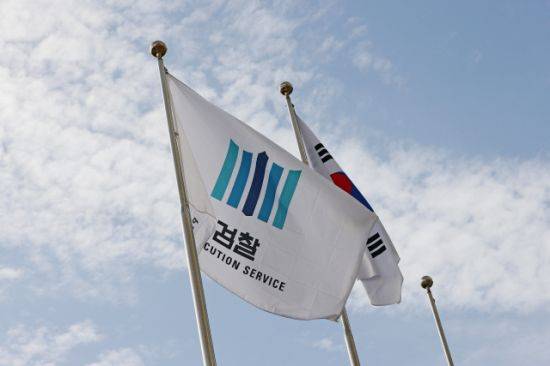 뇌출혈로 쓰러진 직원을 방치한 혐의로 국토연구원 전 부원장이 지난해 말 구속기소됐다. 사진출처 = 연합뉴스