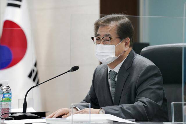 서훈 국가안보실장이 지난달 청와대 국가위기관리센터에서 국가사이버안보정책조정회의를 주재하고 있다. 청와대 제공