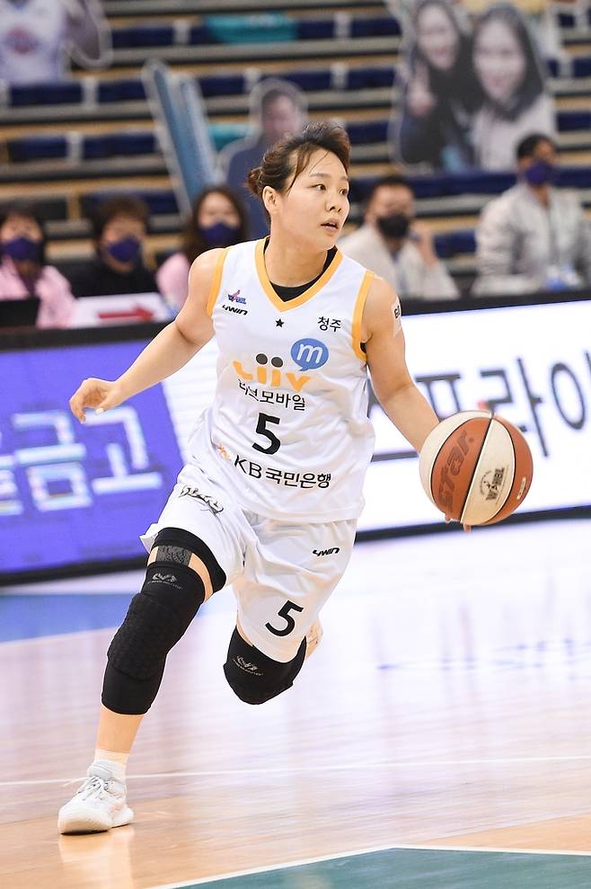 3점 폭발한 심성영 [WKBL 제공. 재판매 및 DB 금지]