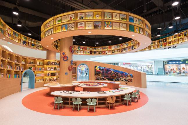 경기 남부 지역 최대 쇼핑 테마파크 스타필드 안성 내부 전경. 제공=신세계그룹