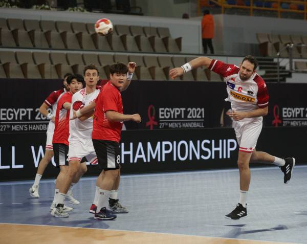 25일 오전(한국시간) 이집트 카이로에서 열린 제27회 세계선수권대회 하위리그 2조 3차전 한국-오스트리아전. 국제핸드볼연맹 홈페이지.