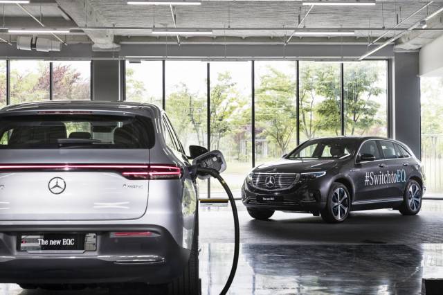 충전 중인 벤츠 EQC. /사진제공=벤츠