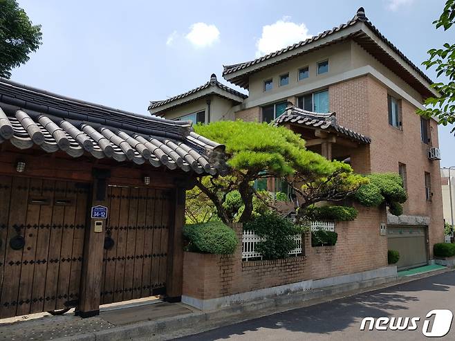 고양시가 올해 6월 15일 기념관으로 탈바꿈해 개관을 준비중인 일산 김대정 전 대통령 사저. (고양시청 제공) © 뉴스1