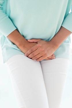 복압성 요실금을 완화하려면 카페인 섭취를 줄이고 케겔운동을 꾸준히 하는 게 도움이 된다. /클립아트코리아