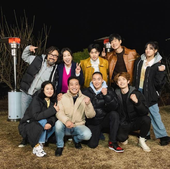 안석환, 염혜란, 조병규, 유준상, 김세정, 정원창, 이홍내, 최광일, 옥자연(왼쪽 위부터 시계 방향으로)/ 사진=조병규 인스타그램 © 뉴스1