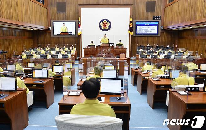 27일 울산시의회 제219회 임시회 제2차 본회의가 열리고 있다.(울산시의회 제공) © 뉴스1