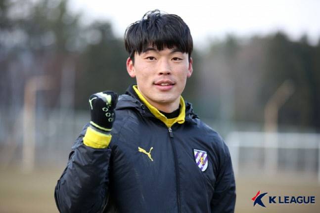 전남 드래곤즈 이종호가 지난 18일 전남 연습구장에서 진행된 새 시즌 대비 동계전지훈련 중 파이팅 포즈를 하고 있다. 제공 | 한국프로축구연맹