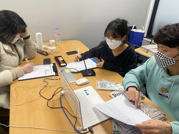 계명대GTEP 학생들이 '2021 홍콩국제라이선싱쇼' 온라인 전시회에 협력업체들과 참여해 해외시장 개척에 앞장서고 있다. 사진=계명대 제공