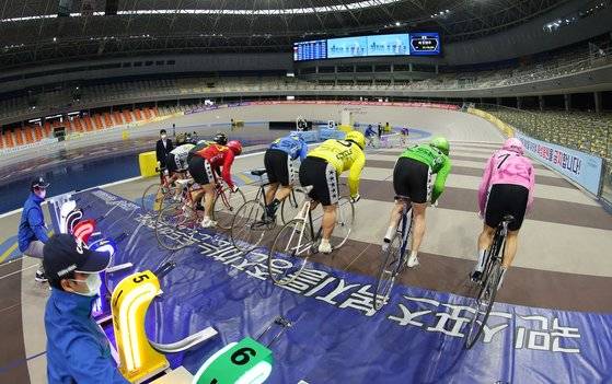 지난 22일 광명 스피돔에서 열린 모의 경주 모습.