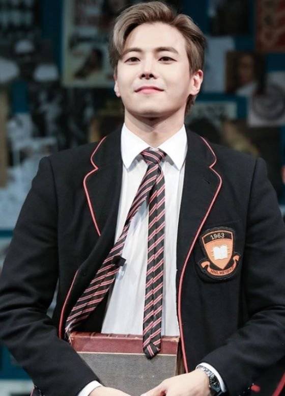 박은석
