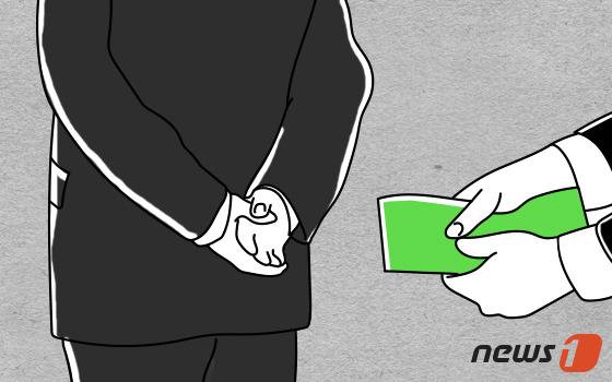 정읍시 구절초 테마공원 인근 교량공사를 특정 업체가 맡을 수 있도록 압력을 행사해 준 대가로 뇌물을 받은 현직 정읍시의원에게 법원이 직위상실형을 선고했다. /뉴스1 DB