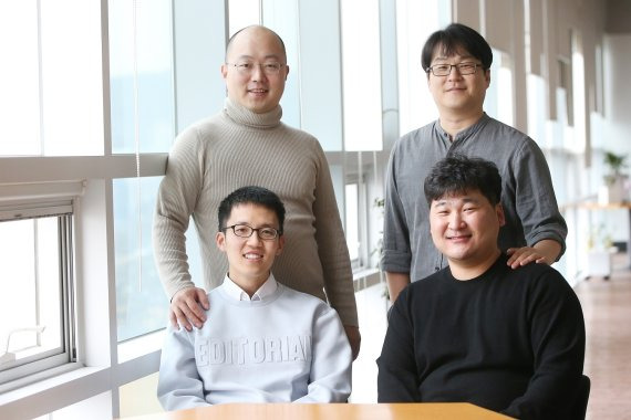 왼쪽 위부터 시계방향으로 KAIST 물리학과 박용근 교수, 생명과학과 김찬혁 교수, 생명과학과 이영호 박사, 이무성 박사과정 학생. KAIST 제공