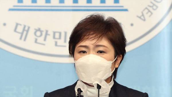 국회 찾아 긴급 기자회견하는 이언주