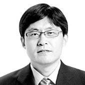 권석천 중앙일보 칼럼니스트