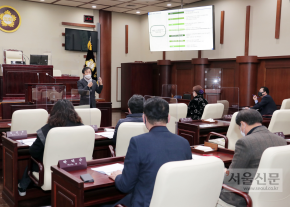 광명시의회 자치행정교육위원회가 광명민주시민교육네트워크와 간담회를 가졌다. 공명시의회 제공