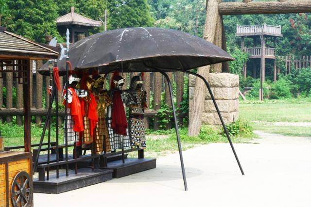 수호성의 전투 복장을 대여하는 곳. ⓒ최종명