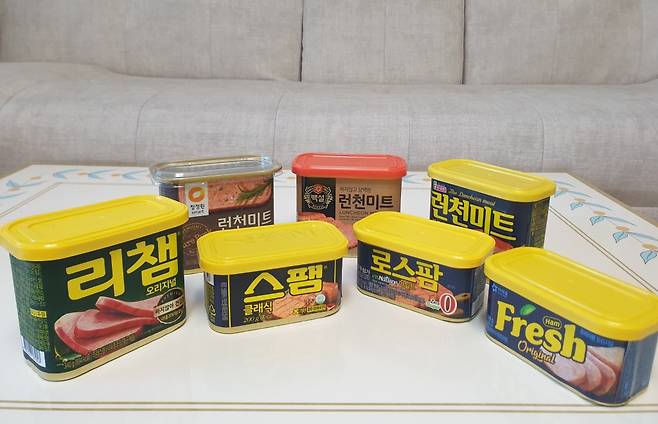 (왼쪽부터 시계방향)대상 청정원 '런천미트', CJ제일제당 백설 '런천미트', 롯데푸드 '런천미트', 아워홈 '후레쉬햄', 롯데푸드 '로스팜', CJ제일제당 '스팸', 동원F&B '리챔' /사진=이영민 기자