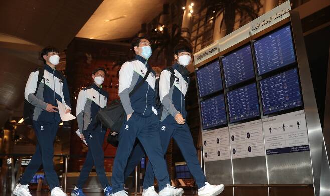카타르 도하 공항에 도착한 울산 현대 선수들 [FIFA 제공. 재판매 및 DB 금지]