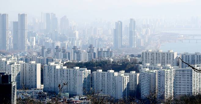 남산에서 바라본 강북 아파트의 모습 [연합뉴스]