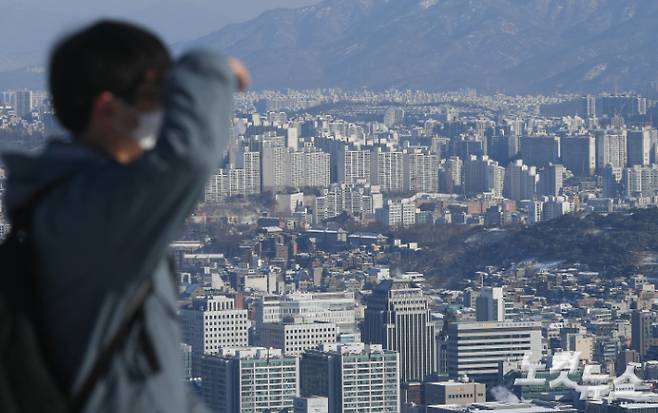 4일 서울 남산공원에서 바라본 서울시내 아파트 모습. 이한형 기자