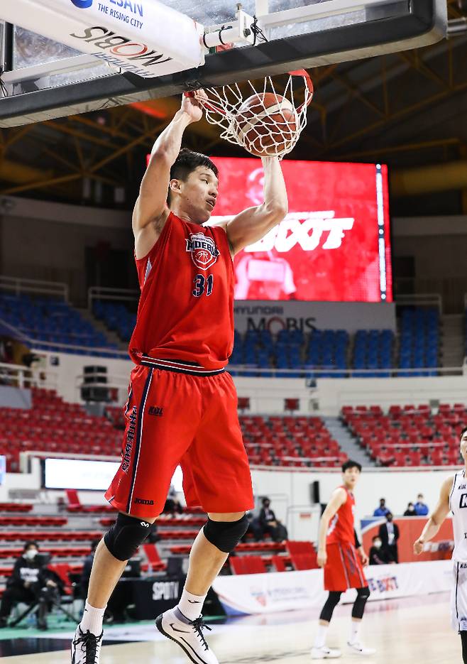 울산 현대모비스의 간판 빅맨 장재석. 사진=KBL 제공.