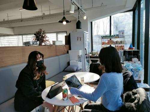 해당 인터뷰 진행시, 마스크를 쓰고 진행했습니다.