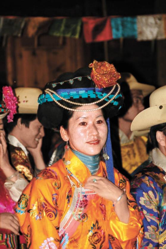 중국 윈난성의 소수민족인 모쒀족의 여성들. 모쒀족 상당수는 여성이 대를 잇는 가모장제를 유지해 오고 있다. [사진 유광석]
