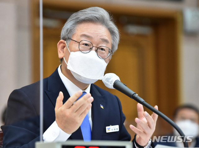 이재명 경기도지사가 6일 SNS를 통해 "거북이처럼, 할 수 있는 작은 일을 열심히 오래 많이 하다 보면 결국 티끌 모여 태산이 되는 것처럼 세상이 바뀐다"고 말했다. / 사진=뉴시스