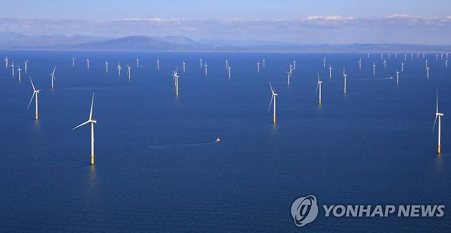 영국 해상의 풍력 개발 [로이터=연합뉴스 자료사진]